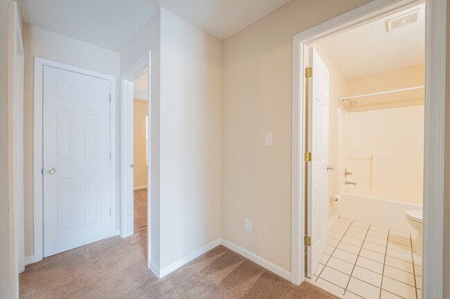 Building Photo - 38 Preston Ct