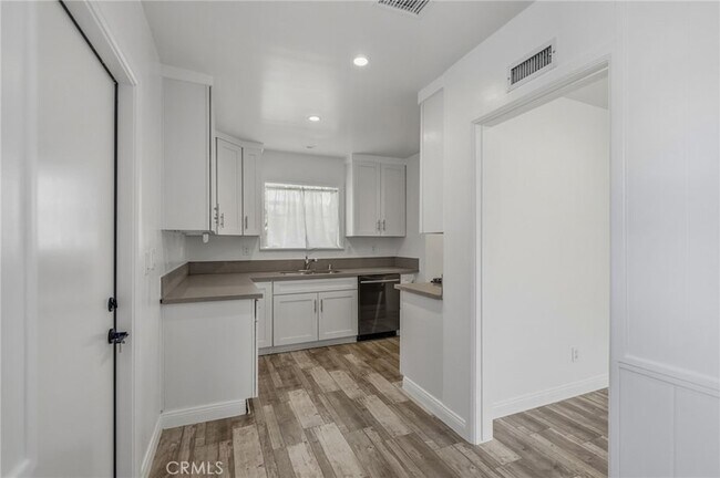 Building Photo - 6658 Kosturas Pl