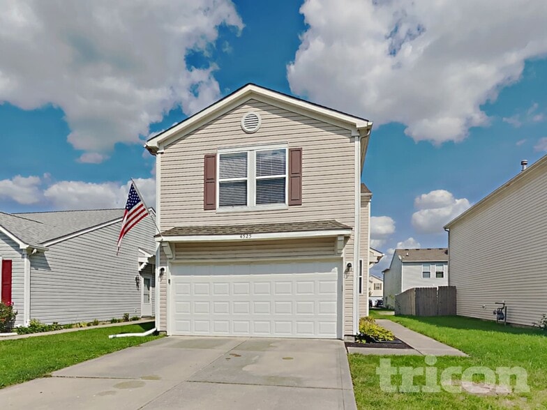 Building Photo - 4525 Connaught Dr E