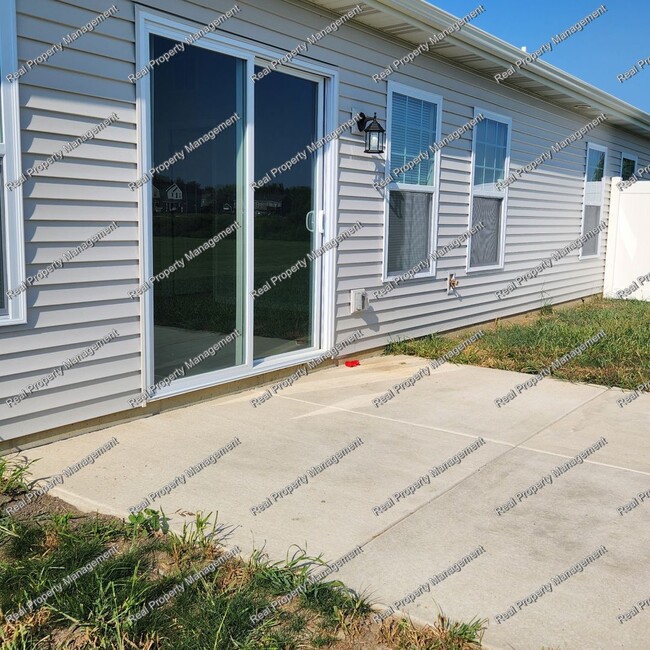 Building Photo - Brand New 3 Bedroom Duplex