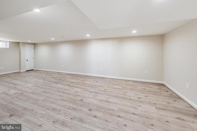 Building Photo - 4617 Creek Shore Dr