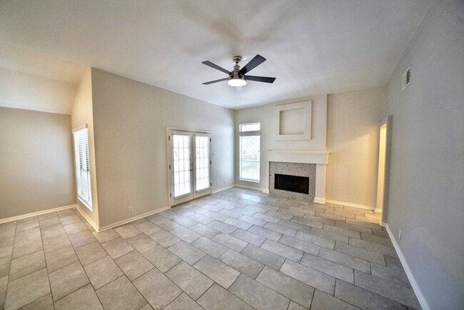 Building Photo - Beautiful Home in the desirable Shavano Ga...