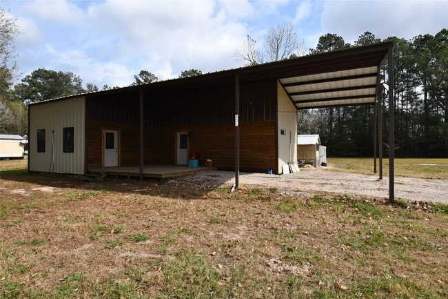 Building Photo - 405 County Rd 2296