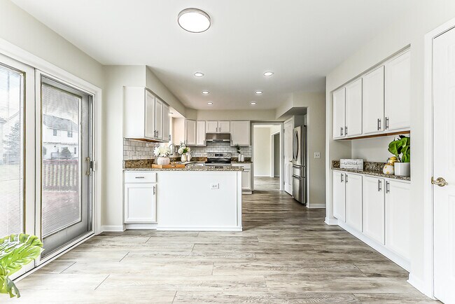 Building Photo - 2400 Rockport Ct