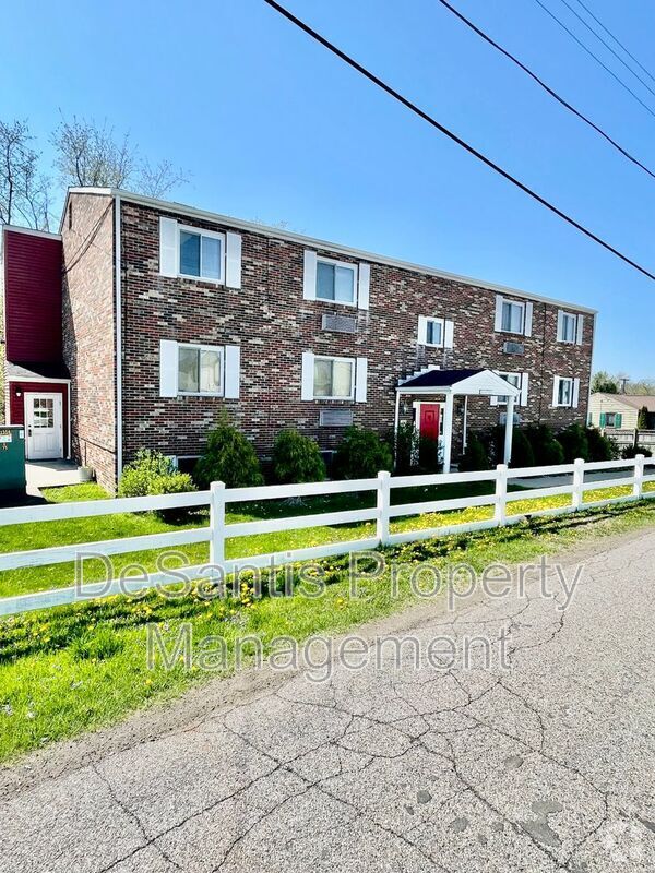 Building Photo - 946 Carle St