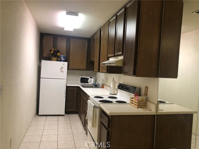 Building Photo - 675 Los Felices Cir W