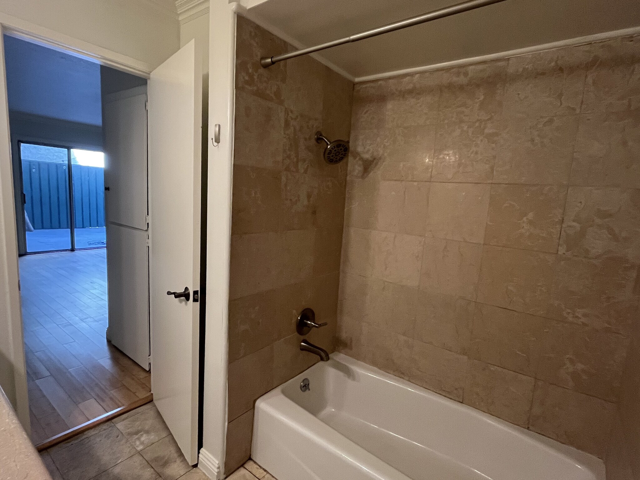 Building Photo - 552 N Bellflower Blvd