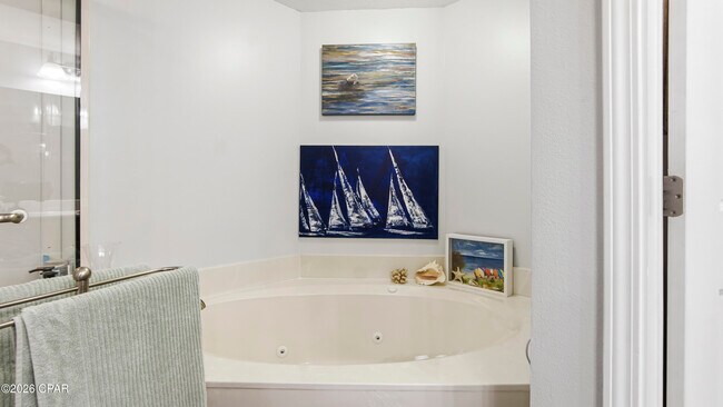 Building Photo - 2400 Grandiflora Blvd