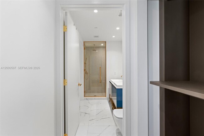 Building Photo - 2678 Tigertail Ave