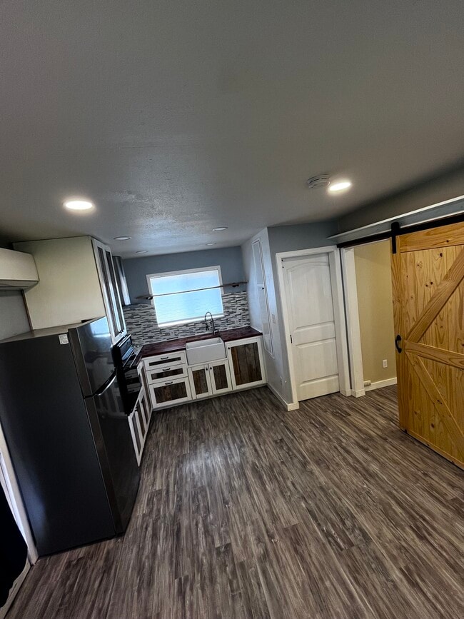 Building Photo - 2018 King Ct