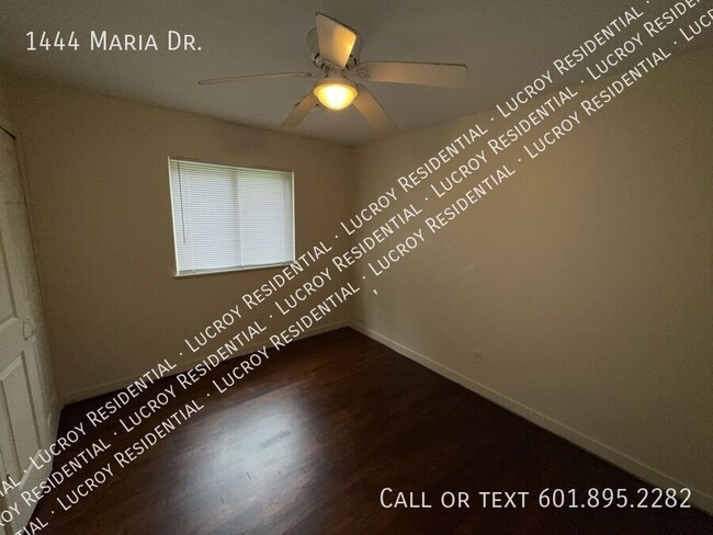 Building Photo - 1444 Maria Dr
