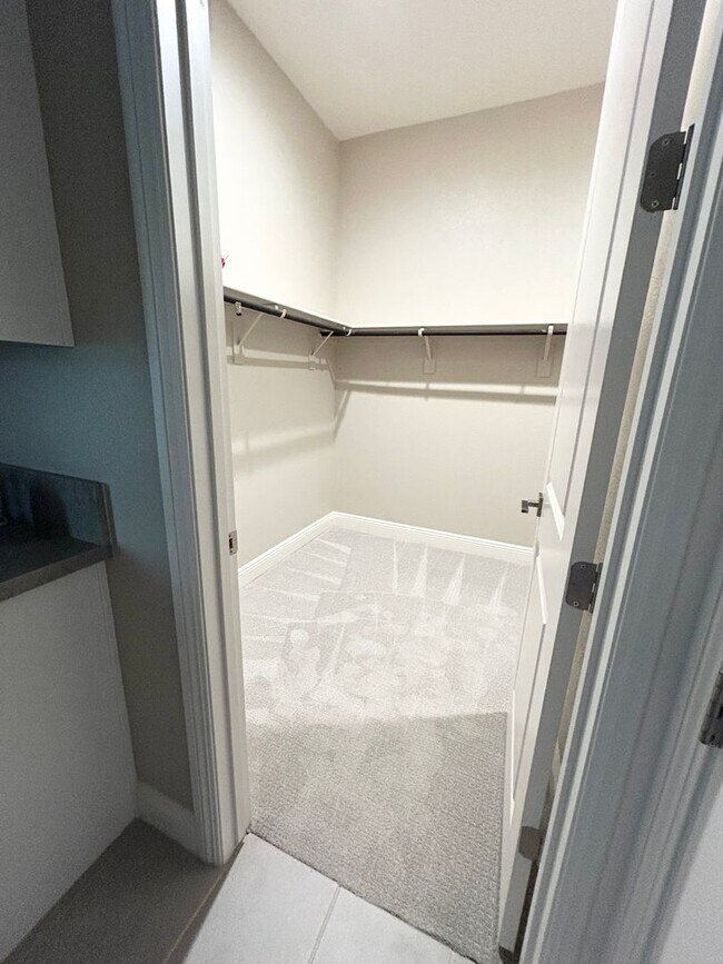 Building Photo - Luxury 55+ Executive Home- Fully Furnished