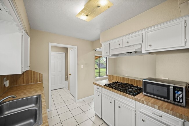 Building Photo - 9234 Long Barrel Ln