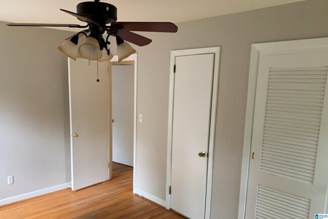 Building Photo - 1213 Oakwood St