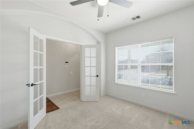 Building Photo - 606 Fairmont Dr