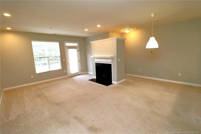 Building Photo - 223 Eyam Hall Ln