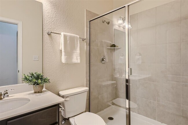 Building Photo - 5867 San Savino Dr