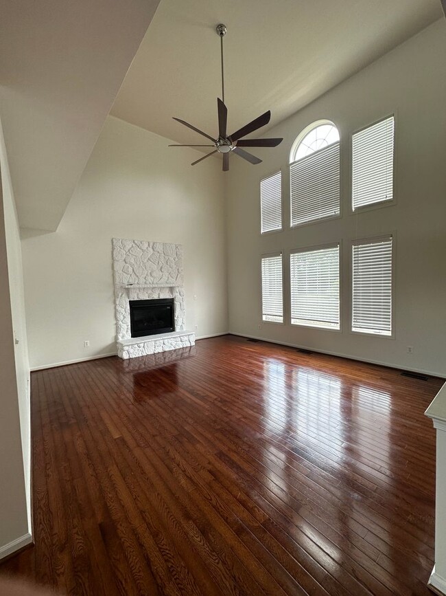 Building Photo - 110 Pangborne Ct