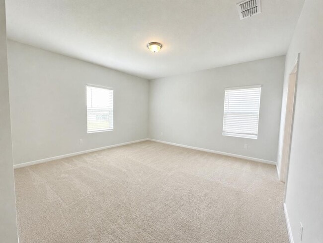 Building Photo - 4713 SW 83rd Lp