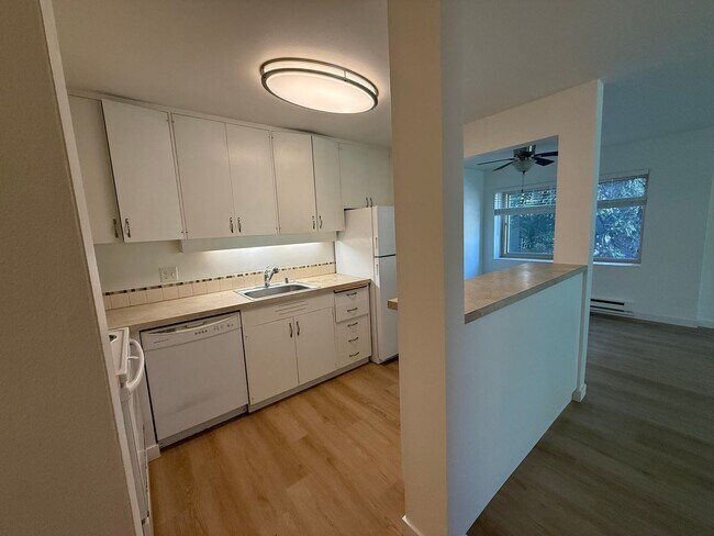 Interior Photo - Sheffield Apts.