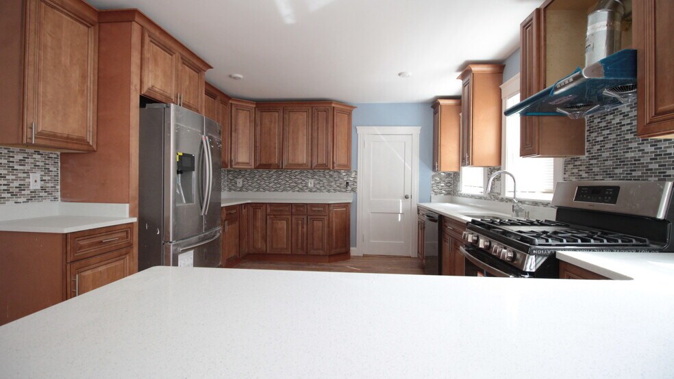 Primary Photo - 33 Prentiss St