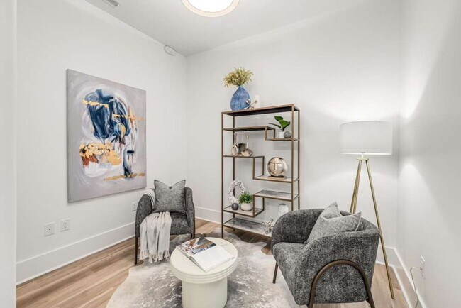 Building Photo - Renovated Corner Condo, Move-In Ready!