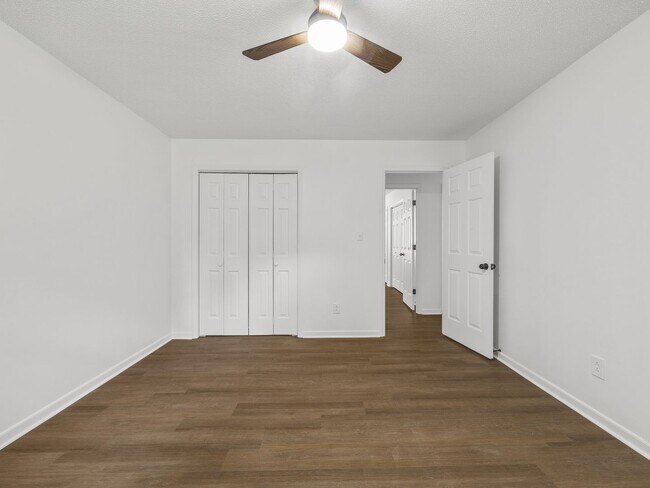 Building Photo - Freshly renovated 2 bed 2 bath home-$500 off first month rent!!