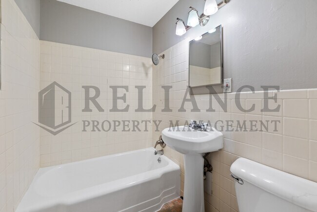 Building Photo - 5106 E Pawnee St