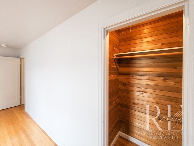 Building Photo - Waterfront Tudor | Private, Vintage Charm with Casita