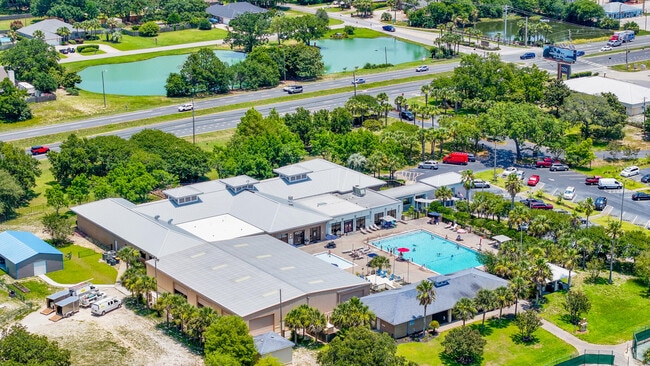 Building Photo - 2490 Pepper Dr