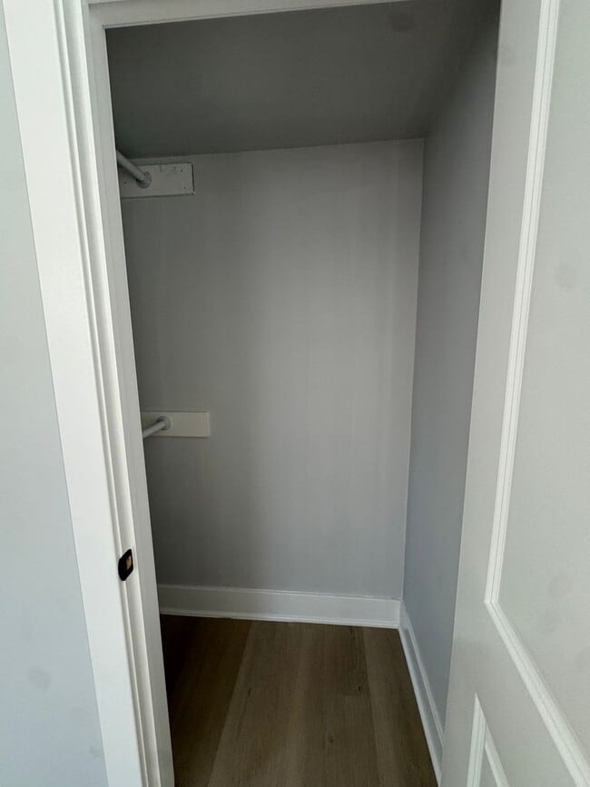 Building Photo - Remodeled 4bd/2 bath Home with Rear yard!!...