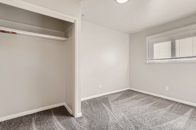 Building Photo - Cozy One Bedroom Condo in Westminster