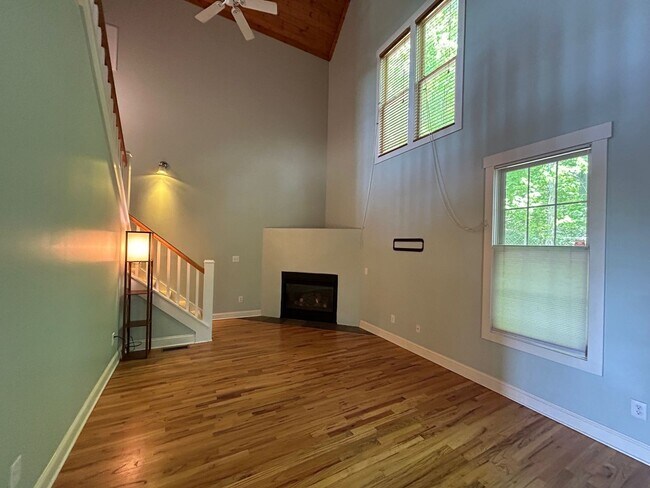 Building Photo - Central AVL - Custom Built, Made for Enter...