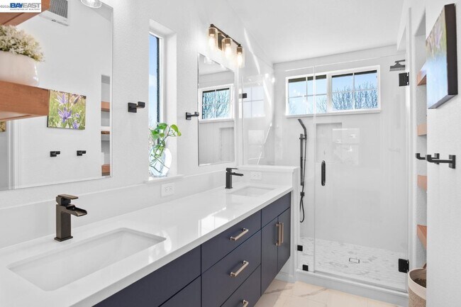 Building Photo - 2301 Mountain Springs Dr