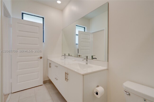 Building Photo - 15826 NW 91st Ave