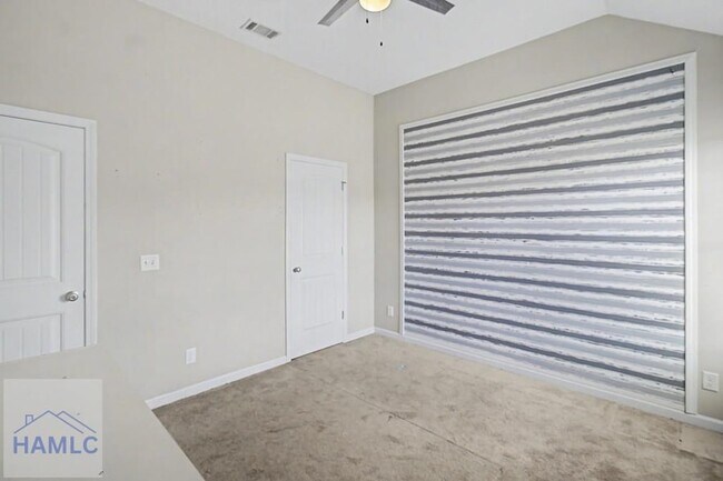 Building Photo - 976 Oak Crest Dr