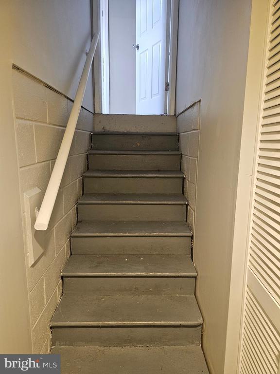 Building Photo - 12 Fairmount Dr