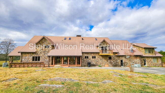 Building Photo - 218 Sugar Hollow Rd