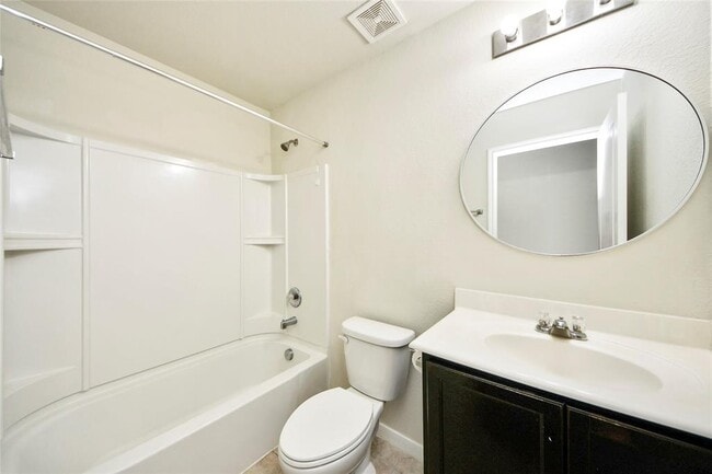 Building Photo - 5710 Camelia Evergreen Ln