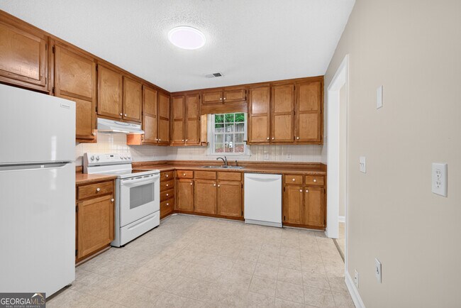 Building Photo - 129 Springbrook Dr