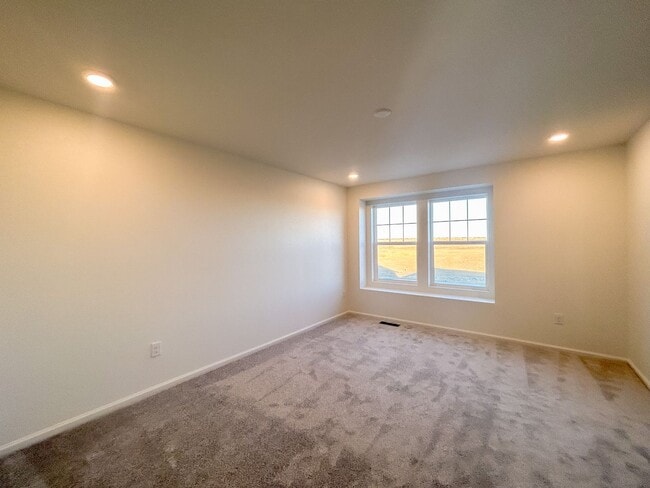 Building Photo - 6278 N Nepal Ct