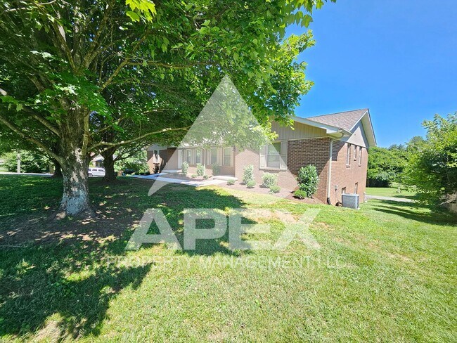 Building Photo - Renovated - 2 Bd 2.5 Ba Townhouse Duplex w/Huge Bonus room and oversized 1-car garage in West Kno...