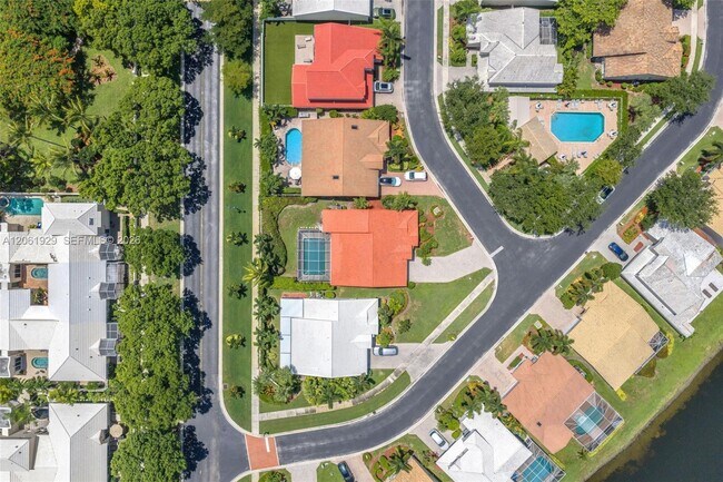 Building Photo - 17194 Ventana Dr