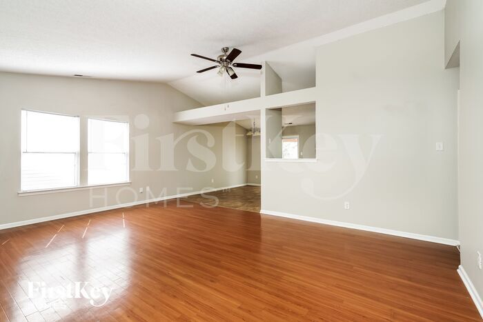 Building Photo - 7433 Redcliff Rd