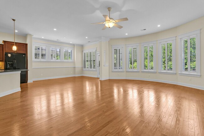 Building Photo - 3688 Maidstone Dr