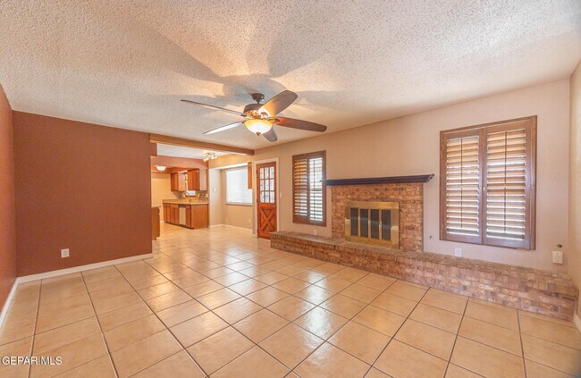 Building Photo - 3021 Fierro Dr