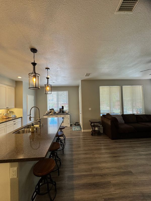 Building Photo - 38068 Floral Cir