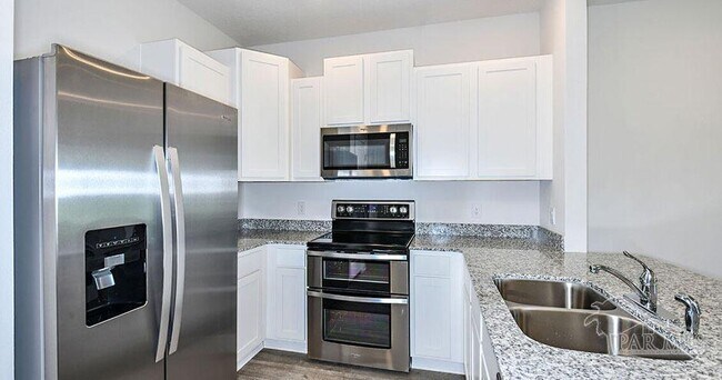 Building Photo - 3 Egret Ave