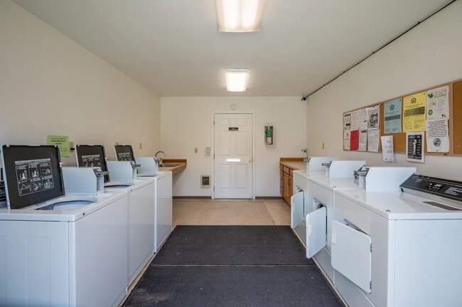 Building Photo - 203 N Storie St