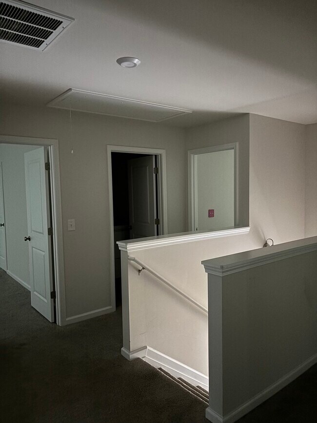 Building Photo - 1057 Field Strip Rd